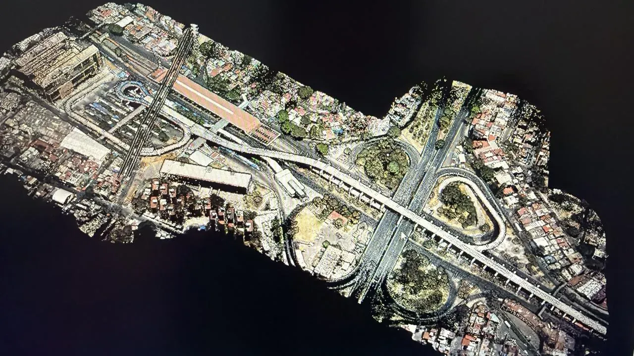 Nube de puntos de un distribuidor vial con línea elevada