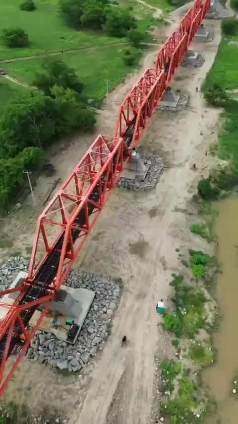 Vía férrea vista desde dron